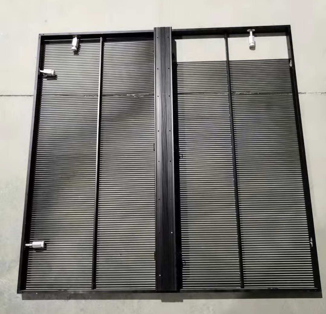 1米x1米裝燈板后面